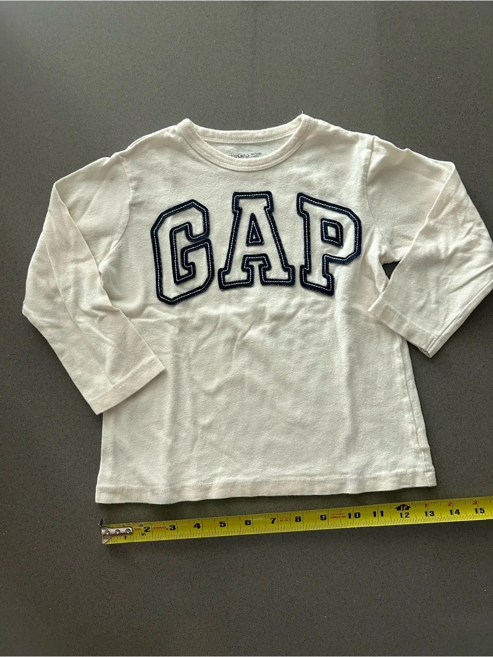 GAP Kids Long Sleeve T-Shirt Kids Size 4…